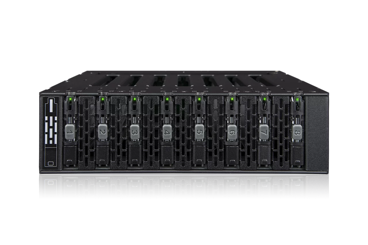 MB873MP-B - Icy Dock Multi-Bay NVMe SSD Mobile Rack