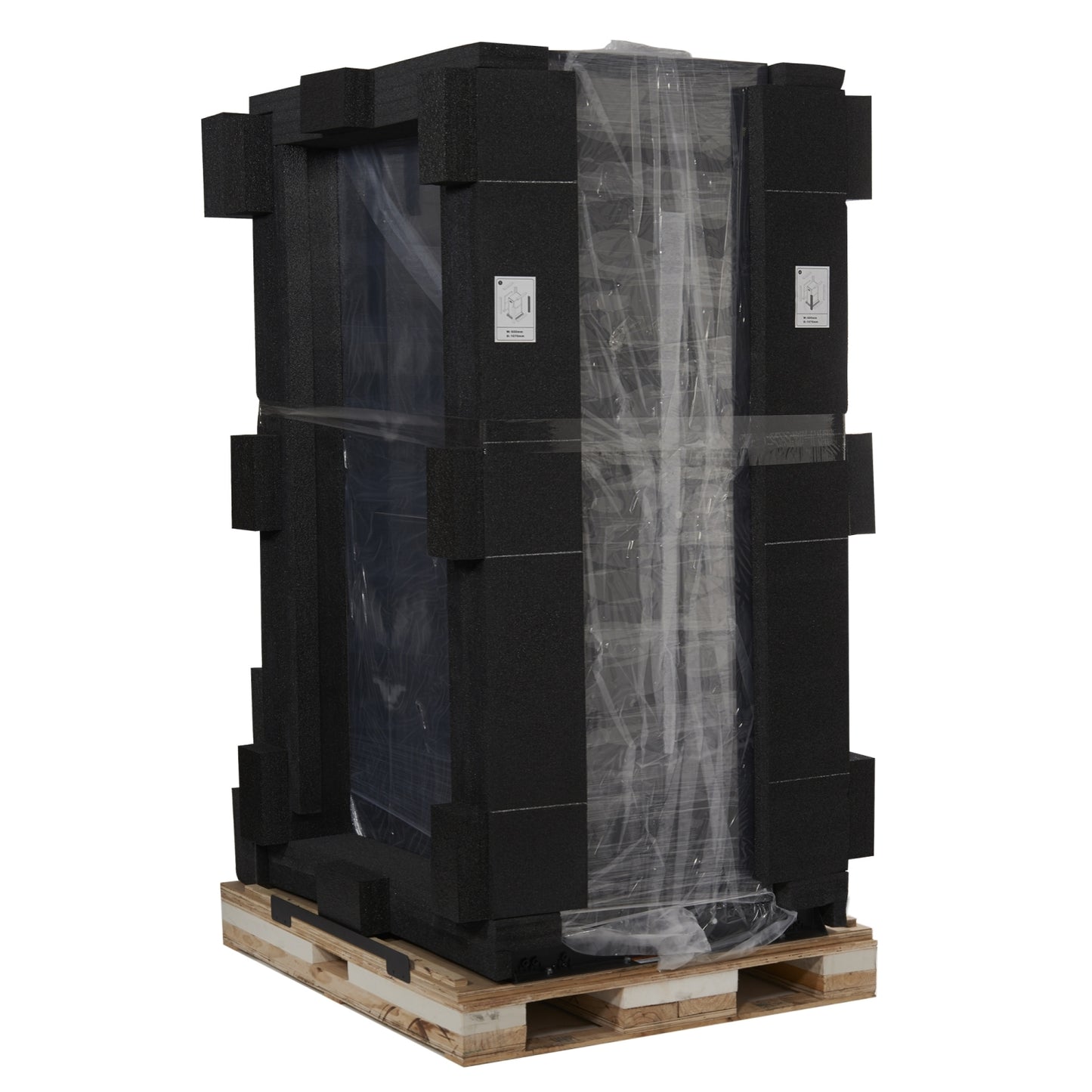 NETSHELTER SX 42U 600MM WIDE X 1070MM DEEP ENCLOSURE WITH SIDES BLACK -2000 LBS.